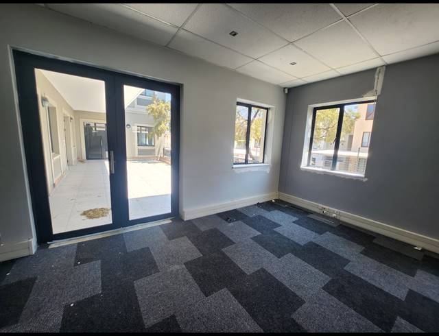 247M² OFFICE TO LET IN VORNA VALLEY
